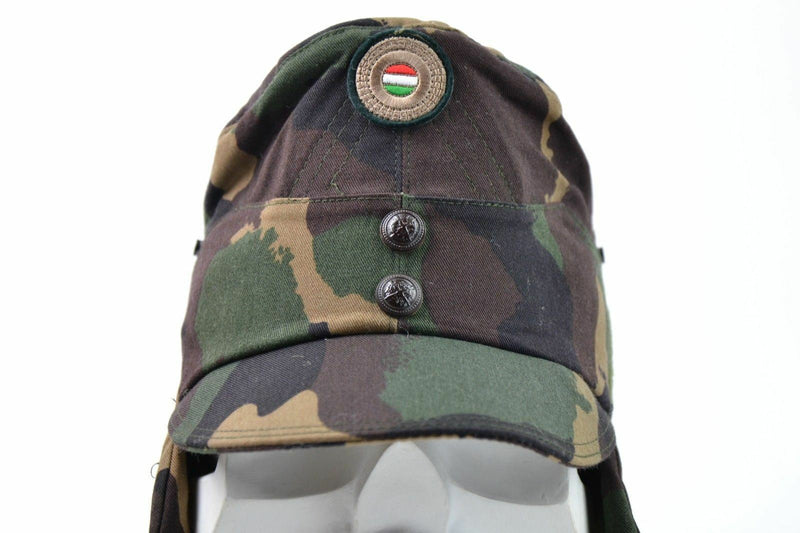 Véritable casquette militaire d'hiver de camouflage hongrois avec badge de couleur NEUF