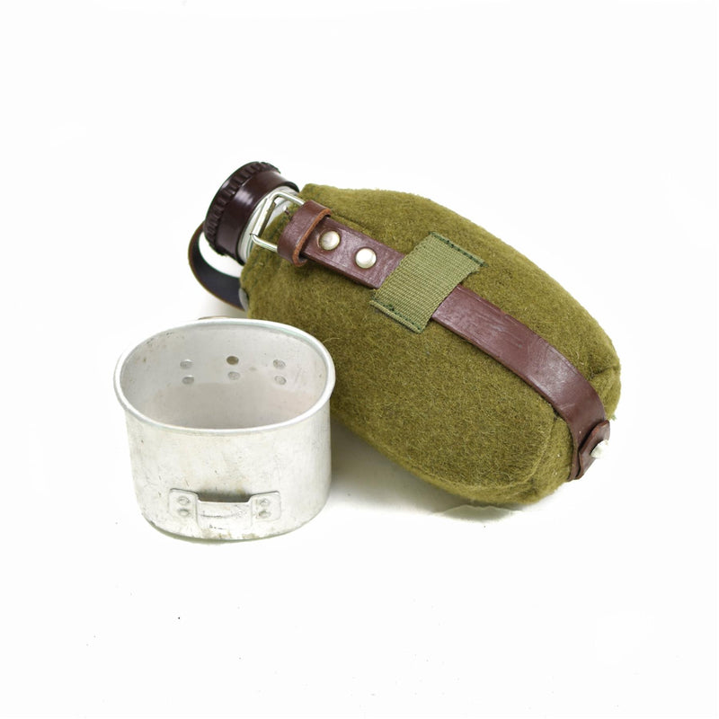 Véritable gourde de l'armée roumaine avec couvercle en feutre, style rétro vintage, comme neuve