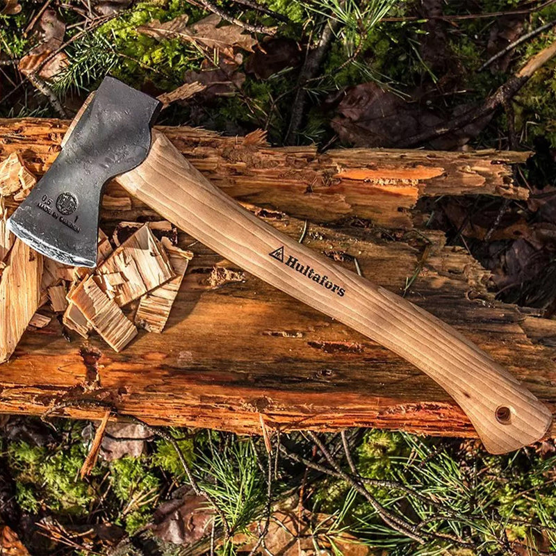 HULTAFORS Hultan hache de jardinage en acier au carbone, hachette tranchante comme un rasoir, manche en hickory