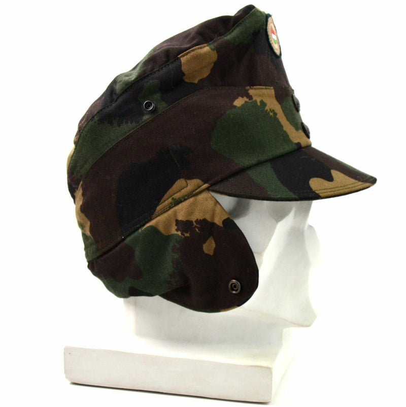 Véritable casquette militaire d'hiver de camouflage hongrois avec badge de couleur NEUF