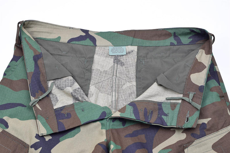 Pantalon cargo BDU de marque Mil-Tec de style militaire américain en ripstop camouflage boisé