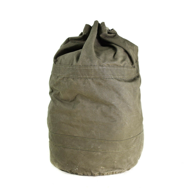 Véritable sac de voyage de l'armée allemande avec bretelles et grand sac à dos avec serrure