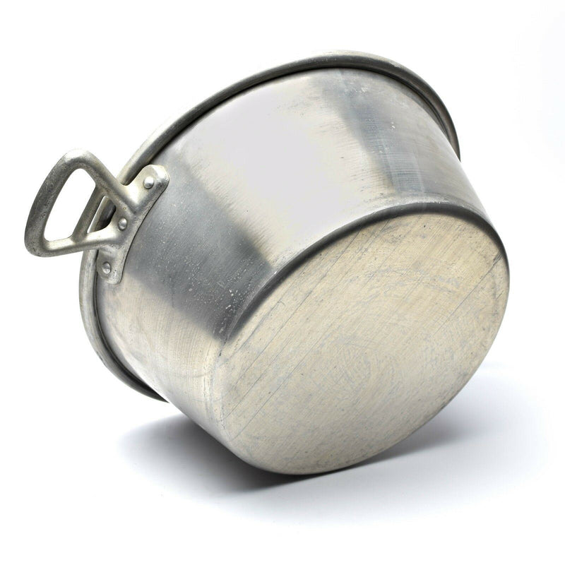 Grande marmite militaire française d'origine. Casserole en aluminium de style militaire