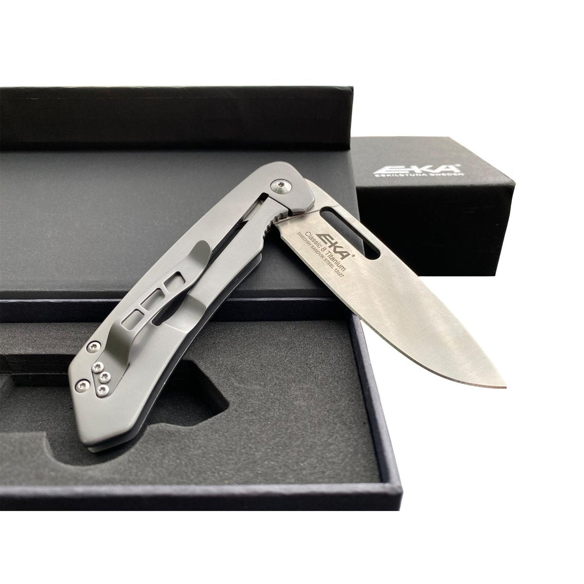 EKA Brand Swedish Classic 8 zakmes titanium handvat 57 HRC roestvrij lemmet