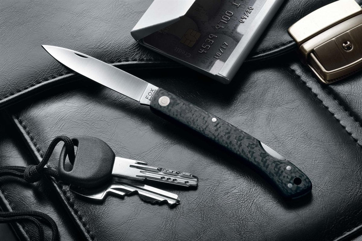 Couteau pliant Fox Knives Brand Italy en acier inoxydable 440C manche en fibre de carbone