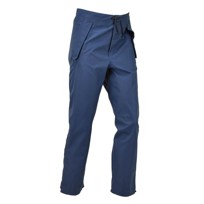 Blauwe echte Britse RAF MVP waterdichte broek met verstelbare manchetten en meerdere zakken voor buiten- en militair gebruik.