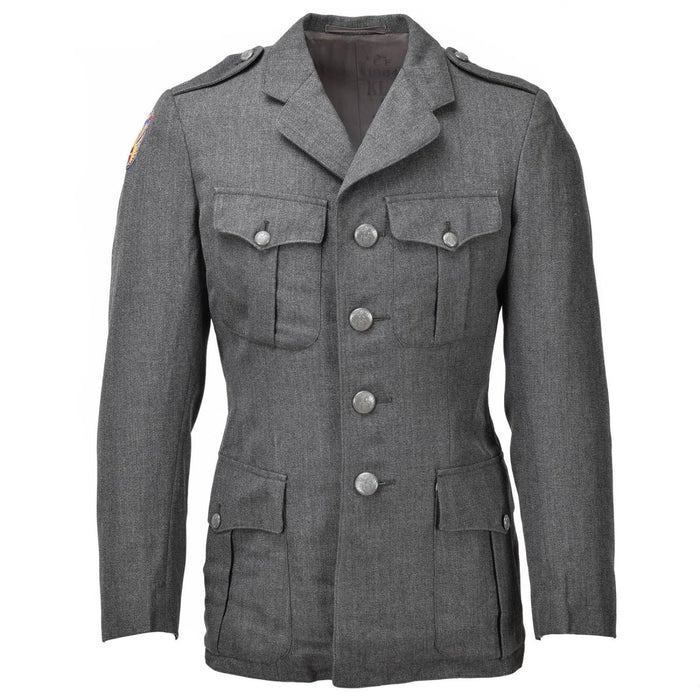 Echt grijs militair uniformjasje van de Deense civiele strijdkrachten met insignes en knoopsluiting aan de voorkant voor formele kleding.