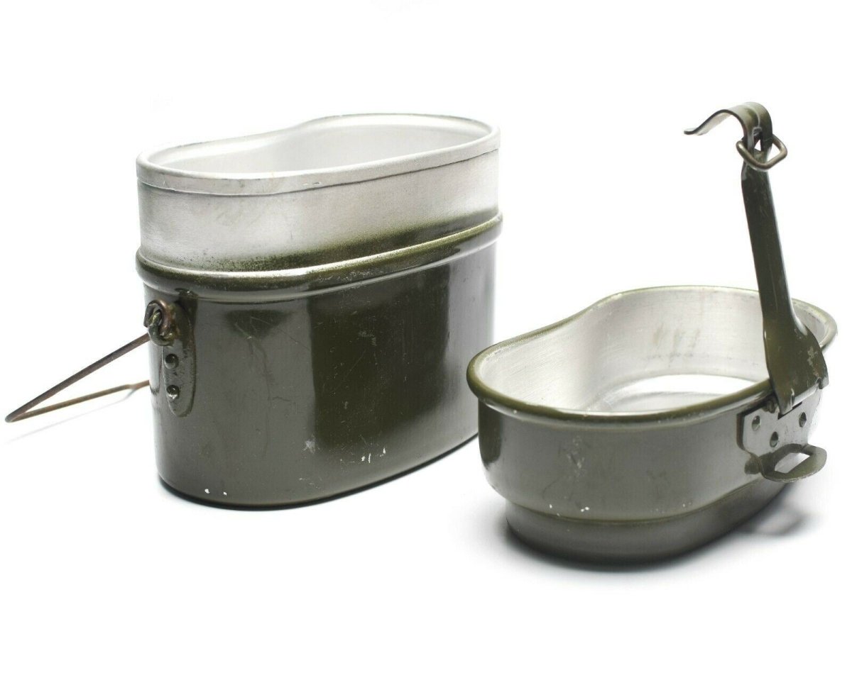 Véritable gamelle de l'armée hongroise. Lot de 2 casseroles militaires en aluminium