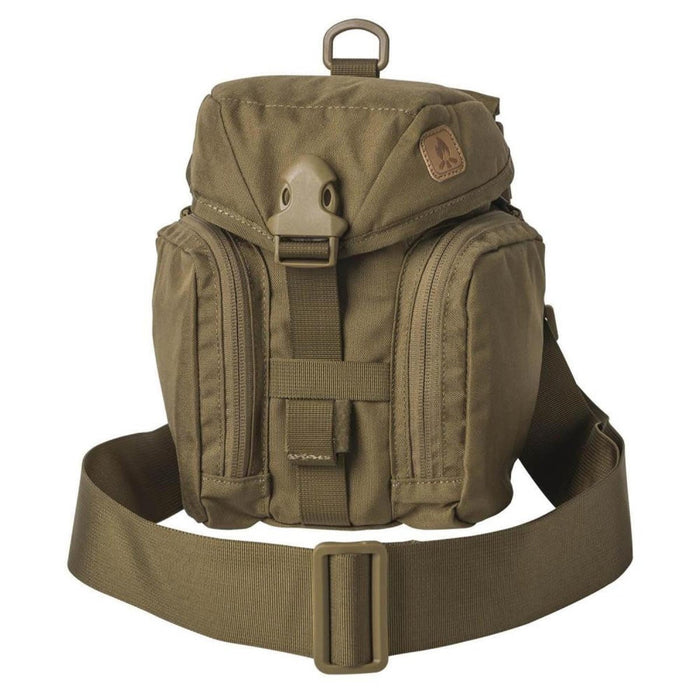 Helikon-Tex Essential Kit Bag van olijfgroen cordura met MOLLE-lussen, verstelbare riem en meerdere compartimenten met ritssluiting.