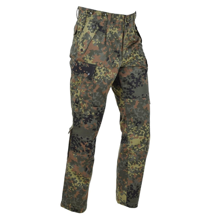 Leo Kohler BDU-broek in Bundeswehr-flecktarn-camo met versterkte knieën en cargozakken voor tactisch gebruik.
