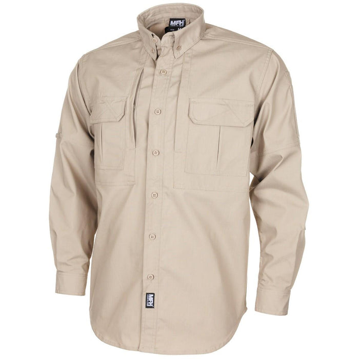 Chemise tactique kaki MFH de style militaire avec tissu ripstop, design léger, fermeture boutonnée et poches poitrine.