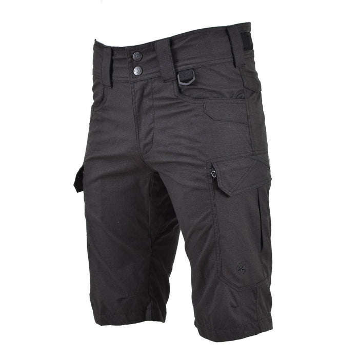 Zwarte bermudashort in militaire stijl met cargozakken, plastic D-ring en verstelbare taille, gemaakt van duurzaam ripstop-katoen.