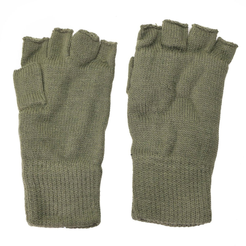 Olive fingerless Mil-Tec gloves with warm Thinsulate lining for winter tactical and outdoor use.