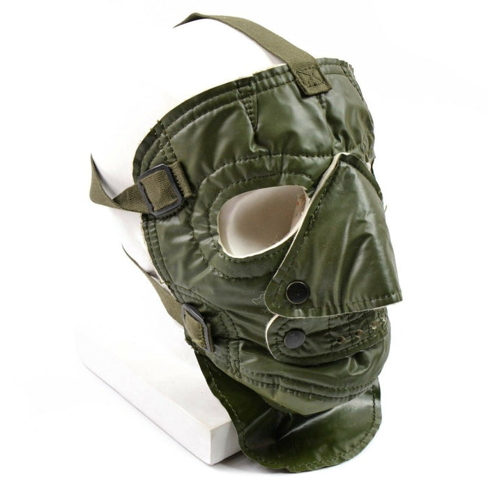 Groen gezichtsmasker voor koud weer van het Amerikaanse leger, met verstelbare bandjes en een griezelig militair ontwerp voor warmte en bescherming.