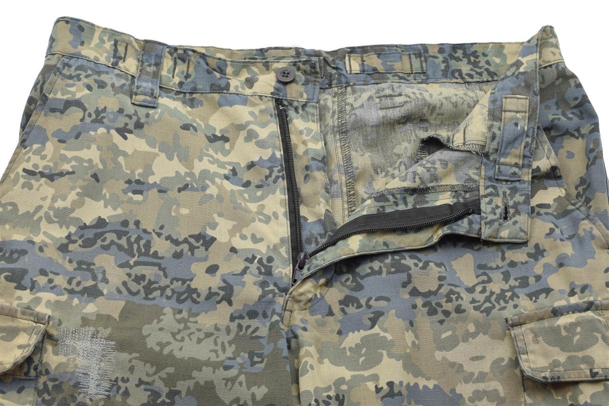 Originele Oostenrijkse militaire cargobroek Versterkte knieën Tarnanzug Camo