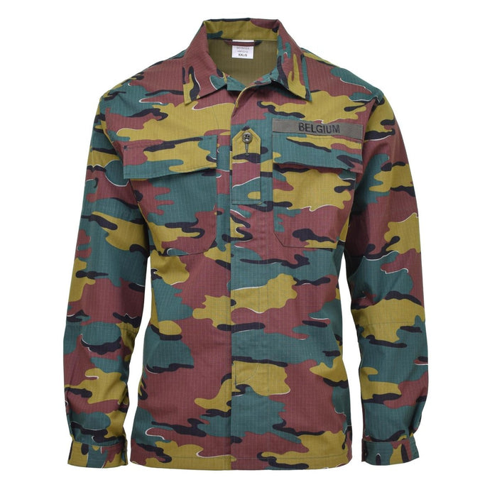 Origineel veldgevechtsshirt van het Belgische leger in puzzel-camouflagepatroon, gemaakt van duurzame ripstop-stof en functioneel ontwerp.