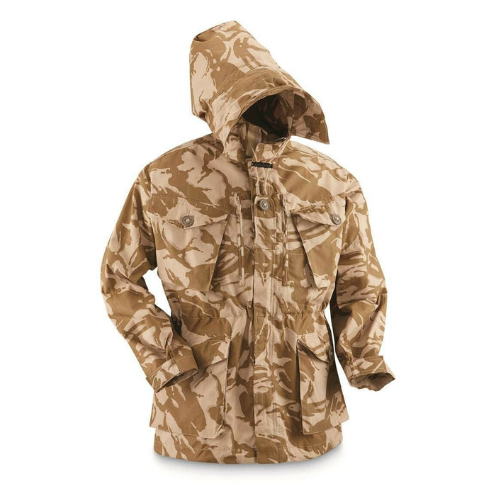 Britse militaire woestijncamo-parka met capuchon, winddicht, verstelbare taille en meerdere opbergzakken.