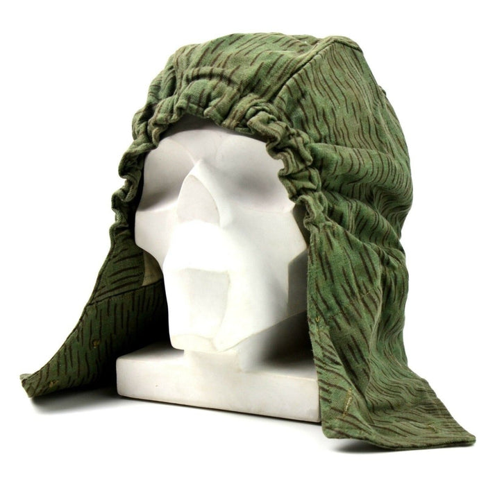 Cagoule camouflage M60 originale de l'armée tchèque pour vestes de campagne, offrant une protection de camouflage militaire durable et résistante aux intempéries.