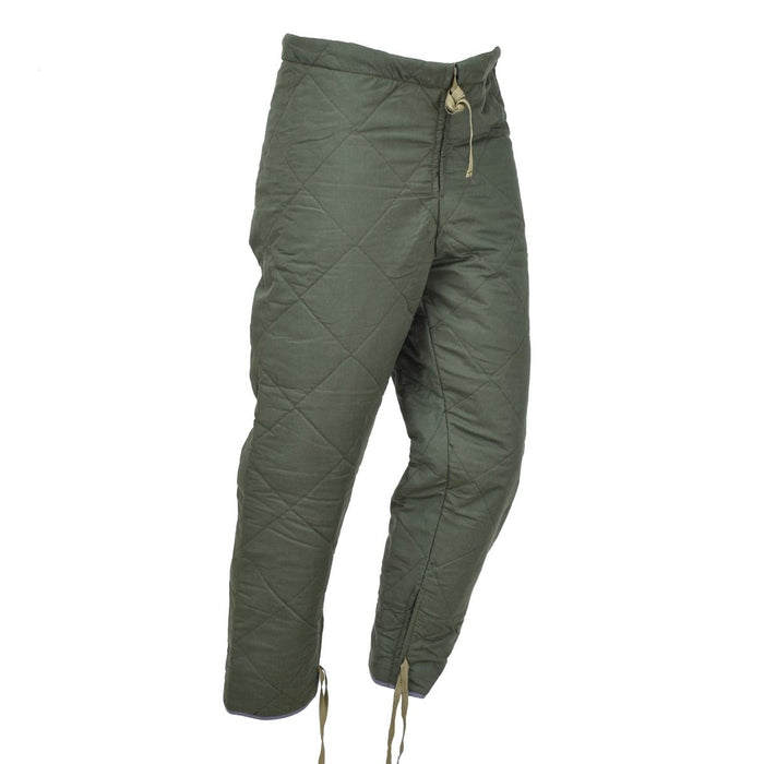 Originele Tsjechische leger olijfgroene thermische wintervoeringbroek met verstelbare taille en trekkoord aan de enkels voor warmte.