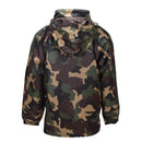 Veste imperméable militaire hongroise originale avec capuche enroulable et rabat boutonné M93 Camo en motif camouflage pour une utilisation en extérieur et en équipement tactique