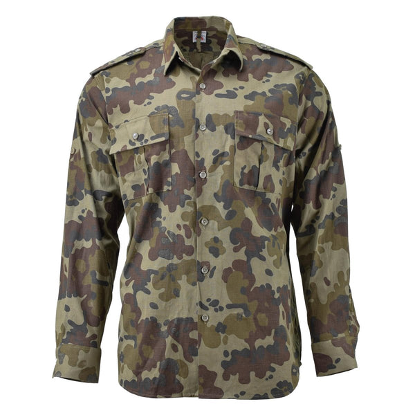 Original Romanian military lightweight field shirt in M94 Mozaic camo with chest pockets and epaulettes, long sleeves, buttoned cuffs.