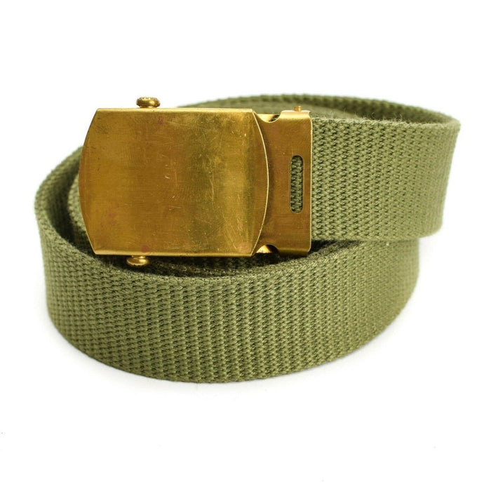 Originele Zweedse leger kakigroene canvas riem met duurzame goudkleurige militaire gesp, verstelbaar voor verschillende tailleomvang.