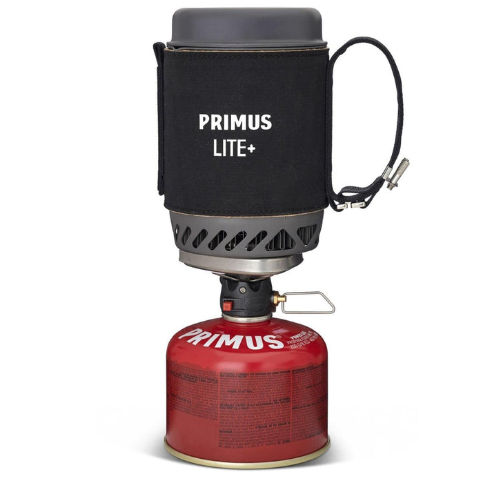 Primus Lite Plus lichtgewicht kampeerfornuis met keramisch gecoate pan en jerrycan voor wandelen en buiten koken.